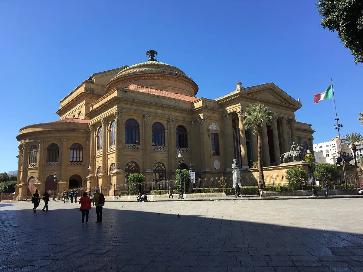 LT Appartamento Teatro Massimo Palermo Bed & Breakfast